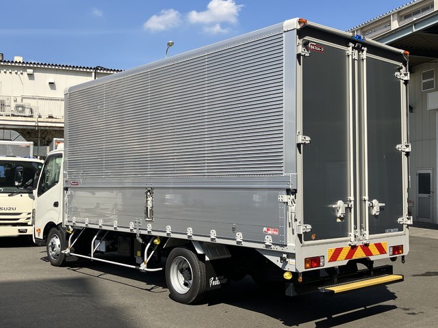 中古 【770万円】日野 ウイング 2トン(小型) R6年 2KG-XZU722Mの外装