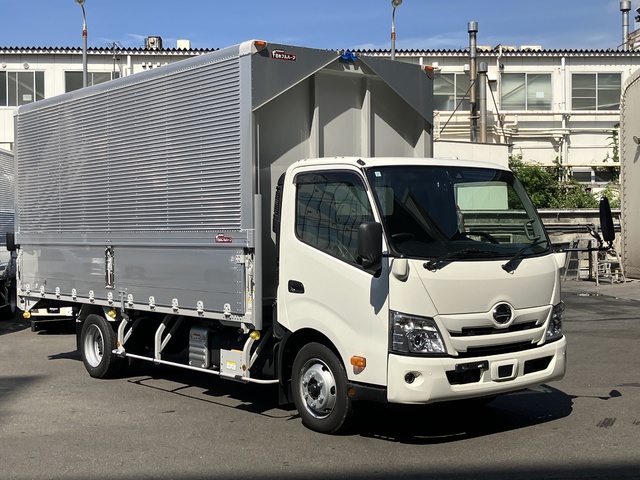 中古 【770万円】日野 ウイング 2トン(小型) R6年 2KG-XZU722Mの外装