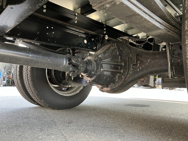 中古 【770万円】日野 ウイング 2トン(小型) R6年 2KG-XZU722Mの部品