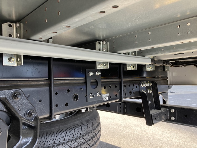 中古 【770万円】日野 ウイング 2トン(小型) R6年 2KG-XZU722Mの部品