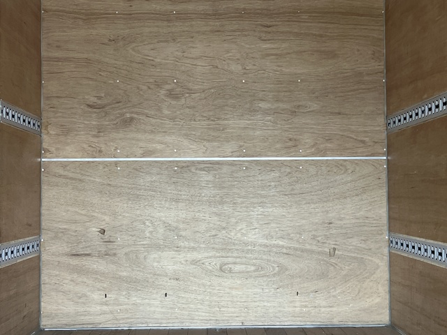 中古 【539万円】日野 バン 2トン(小型) R4年 2RG-XZU710Mの内装