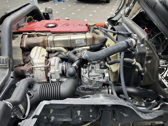 中古 【539万円】日野 バン 2トン(小型) R4年 2RG-XZU710Mの部品