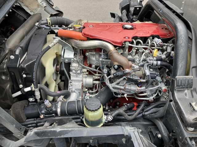 中古 【539万円】日野 バン 2トン(小型) R4年 2RG-XZU710Mの部品