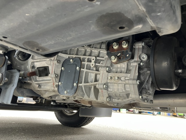 中古 【539万円】日野 バン 2トン(小型) R4年 2RG-XZU710Mの部品