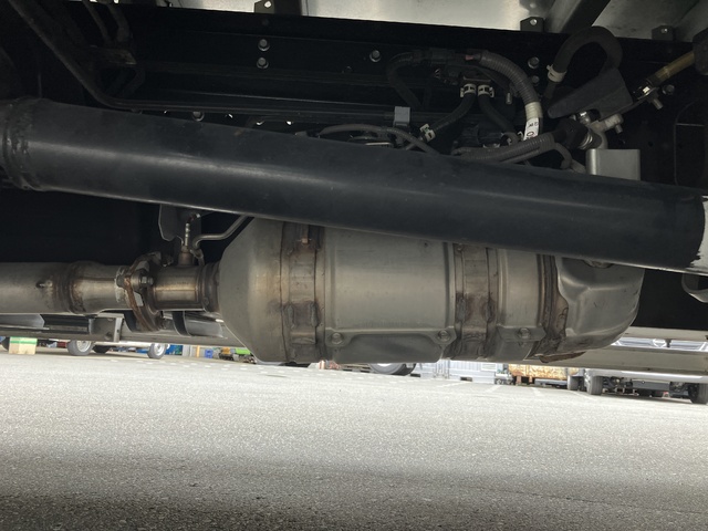 中古 【539万円】日野 バン 2トン(小型) R4年 2RG-XZU710Mの部品