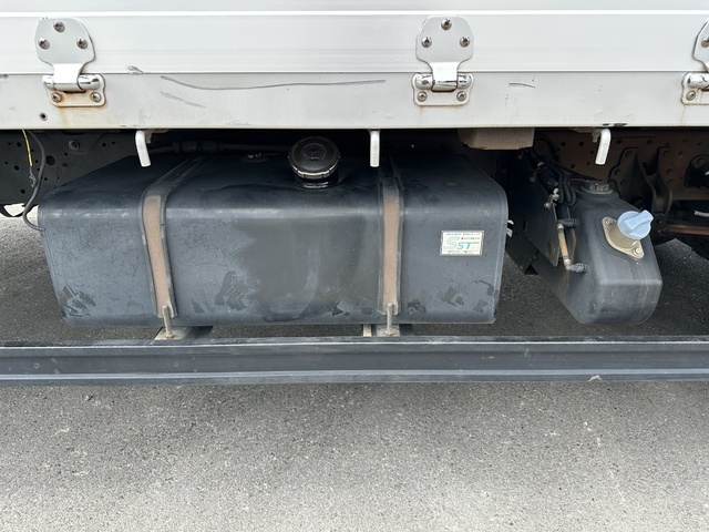 中古 【330万円】三菱ふそう 平ボディー 4トン(中型) H28年 TKG-FK61Fの外装