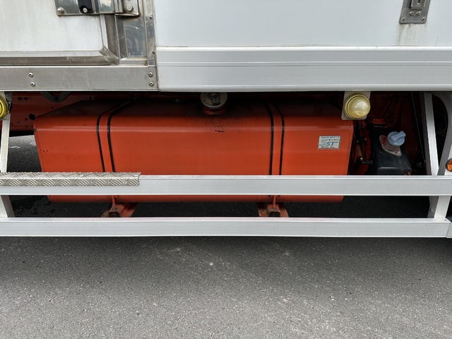 中古 【220万円】三菱ふそう 冷凍バン 4トン(中型) H27年 TKG-FK64Fの外装