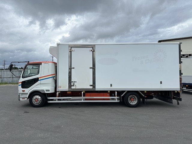 中古 【220万円】三菱ふそう 冷凍バン 4トン(中型) H27年 TKG-FK64Fの外装