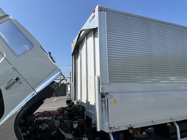 中古 【1,298万円】日野 ウイング 4トン(中型) R6年 2PG-FD2ABGの外装