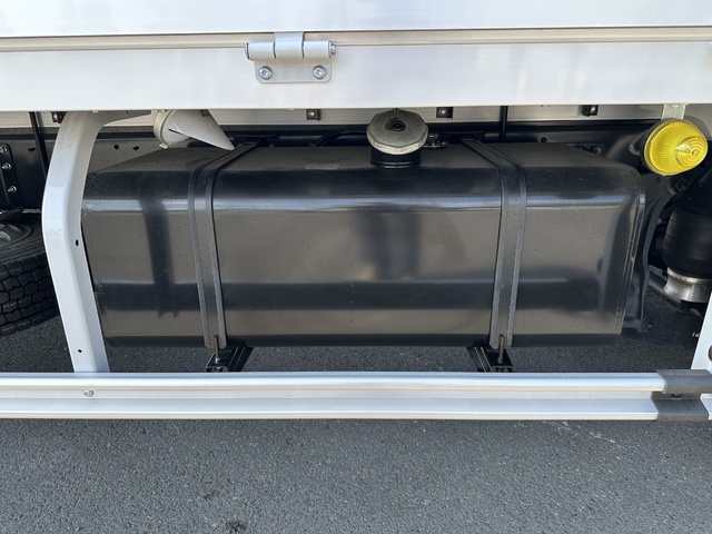 中古 【1,298万円】日野 ウイング 4トン(中型) R6年 2PG-FD2ABGの外装