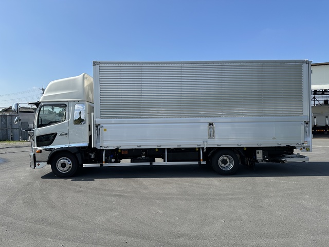 中古 【1,298万円】日野 ウイング 4トン(中型) R6年 2PG-FD2ABGの外装
