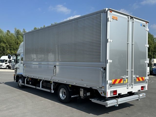 中古 【1,298万円】日野 ウイング 4トン(中型) R6年 2PG-FD2ABGの外装