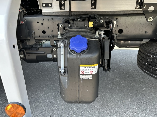 中古 【1,298万円】日野 ウイング 4トン(中型) R6年 2PG-FD2ABGの部品