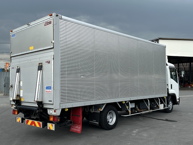 中古 いすゞ バン 4トン(中型) R2年 2RG-FRR90S2の外装