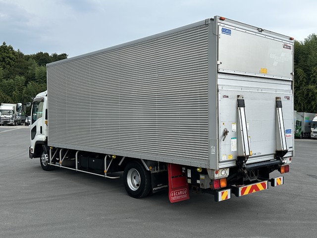 中古 いすゞ バン 4トン(中型) R2年 2RG-FRR90S2の外装