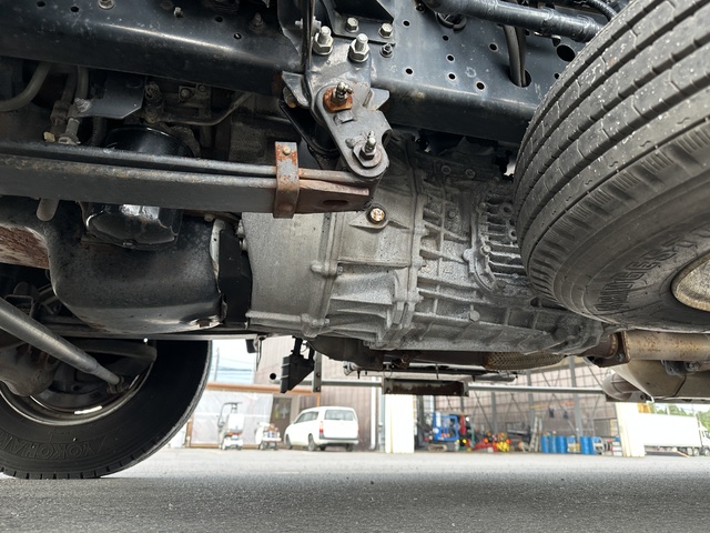中古 いすゞ バン 4トン(中型) R2年 2RG-FRR90S2の部品