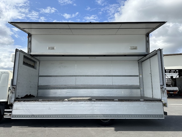 中古 【1,067万円】日野 冷凍ウイング 増トン H29年 QKG-FE7JMAAの外装