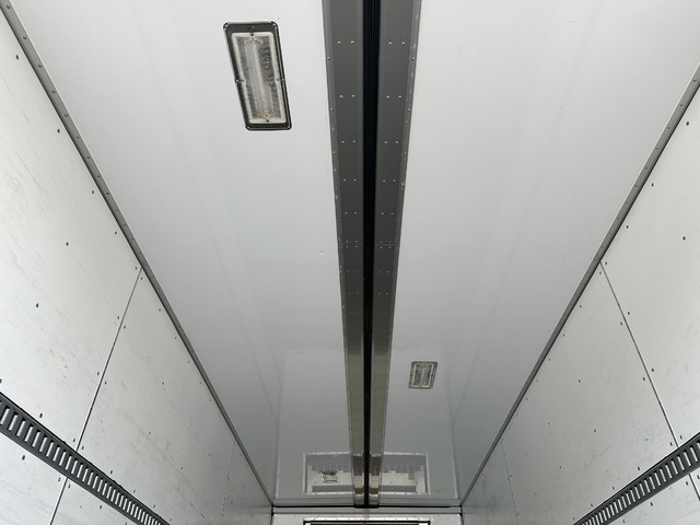 中古 【1,067万円】日野 冷凍ウイング 増トン H29年 QKG-FE7JMAAの内装