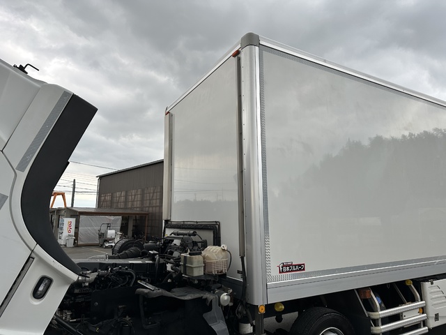 中古 日産UD 冷凍バン 大型 H30年 2PG-CG5CAの外装