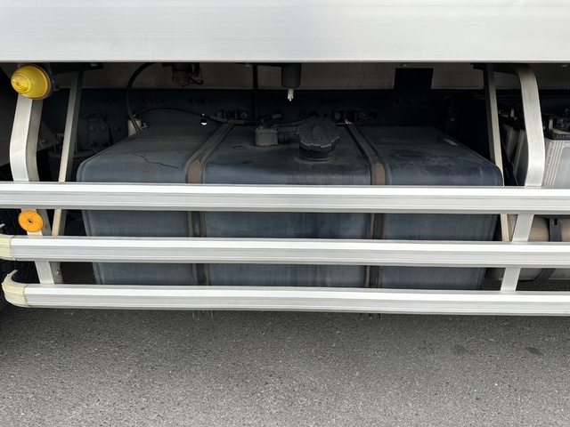 中古 日産UD 冷凍バン 大型 H30年 2PG-CG5CAの外装