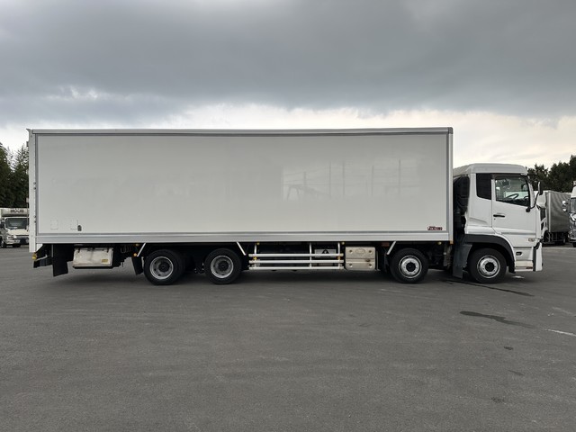 中古 日産UD 冷凍バン 大型 H30年 2PG-CG5CAの外装