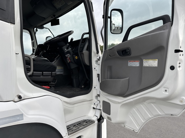 中古 日産UD 冷凍バン 大型 H30年 2PG-CG5CAの内装