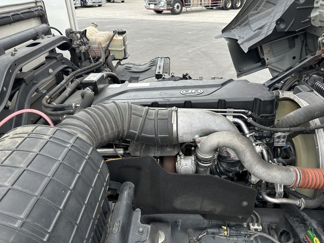 中古 日産UD 冷凍バン 大型 H30年 2PG-CG5CAの部品