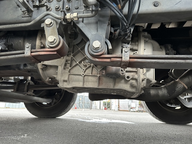 中古 日産UD 冷凍バン 大型 H30年 2PG-CG5CAの部品