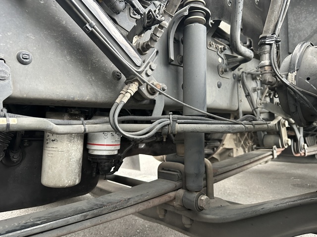 中古 日産UD 冷凍バン 大型 H30年 2PG-CG5CAの部品