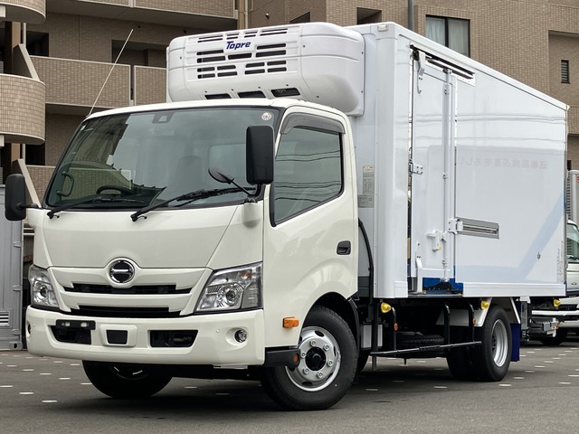 【近日入庫予定】 【未使用車】 R6年 格納パワーゲート付き 冷凍バン 東プレ低温 ワイドロング 床アルミ縞板 サイド扉 6速マニュアル 日野デュトロ 車検付き
