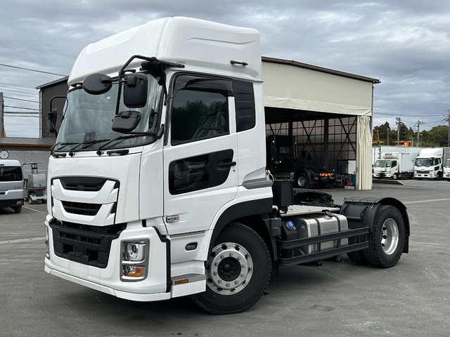 【未使用車】 現行型ギガ トラクターヘッド ハイルーフ リアエアサス 第五輪荷重11.6t 460高馬力 リアエアサス アルミホイール ミッションエスコット