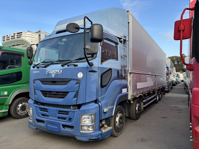 【近日入庫予定】いすゞギガ　低床4軸 オートマ