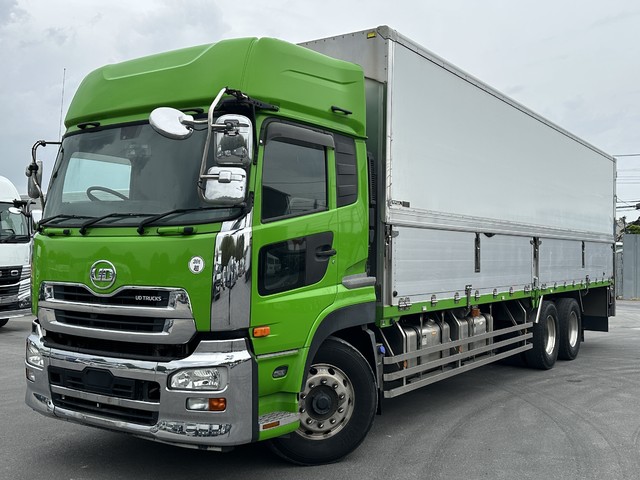 【近日入庫予定】 H29年 融雪仕様 3軸1デフ パネルウイング 山田車体ボデー ハイルーフ リアエアサス エスコット UDクオン