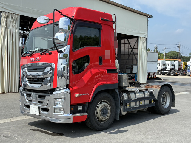 【近日入庫予定】 H30年 トラクターヘッド 第５輪荷重11.5ｔ ハイルーフ リアエアサス 7速マニュアル いすゞギガ