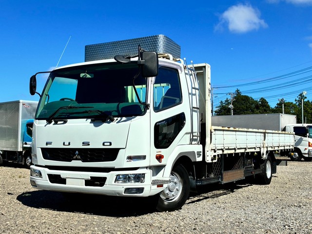ワイドキャブ 平ボデー 荷台長670㎝ 直列6気筒エンジン マニュアル6速 積載3.1トン